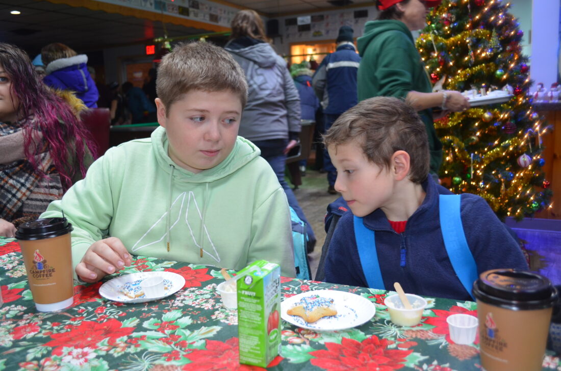 Tinseltown EXCITEMENT News, Sports, Jobs The Mining Journal